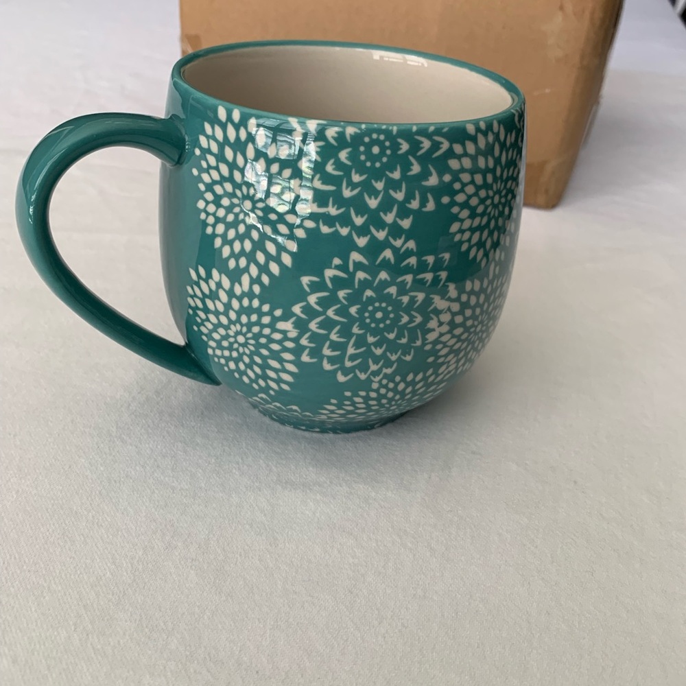 NEW (Set of 4) Baum mum mugs